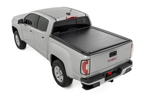 Chevrolet Colorado Powered Retractable Bed Cover - Rough Country - Matte Black - '15-'26